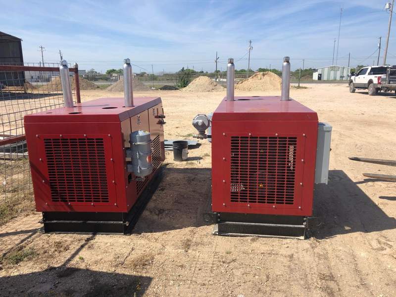 Frio generator trailer with field service vehicle